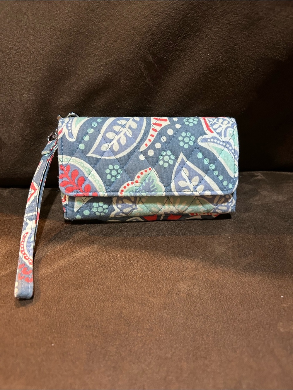 NEW Vera Bradley Quilted Floral Wristlet Clutch in Blue Multicolor
